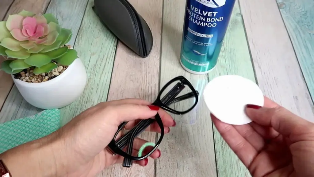 Proč se vám brýle rezí při vstupu z mrazu, a jak to vyřešit jediným kapkou