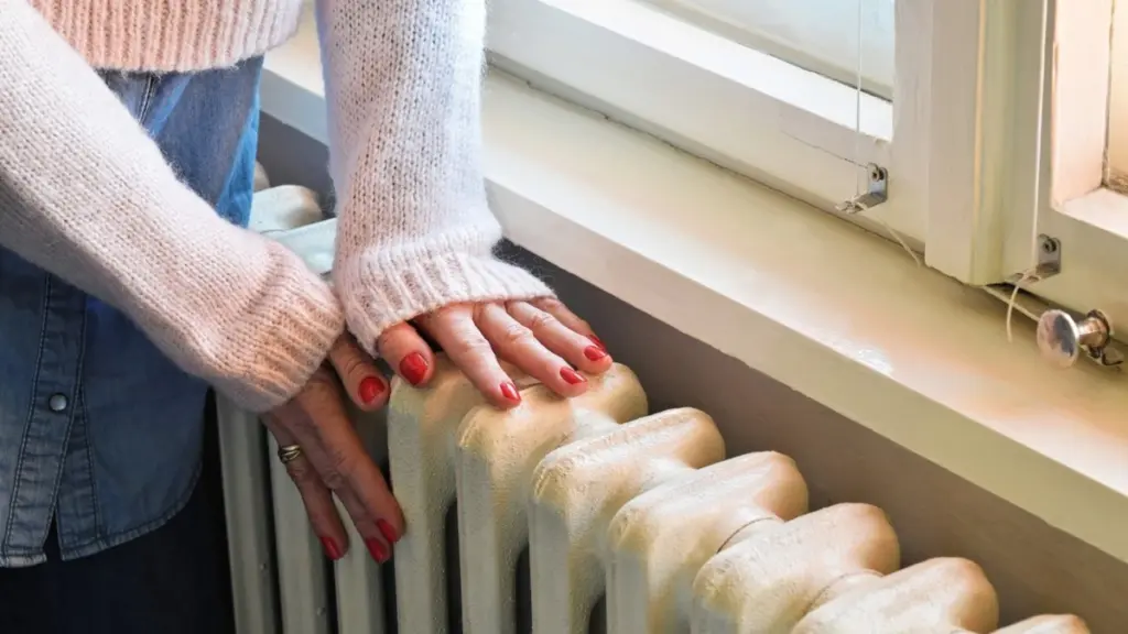 7 zásadních chyb při používání radiátorů, kterými v zimě plýtváte penězi