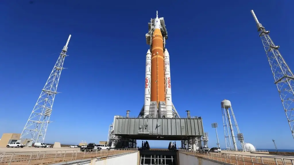 Artemis II: Po úspěšném tankování NASA hlásí termín pro cestu na Měsíc. Věděli jste, co se stalo víc?