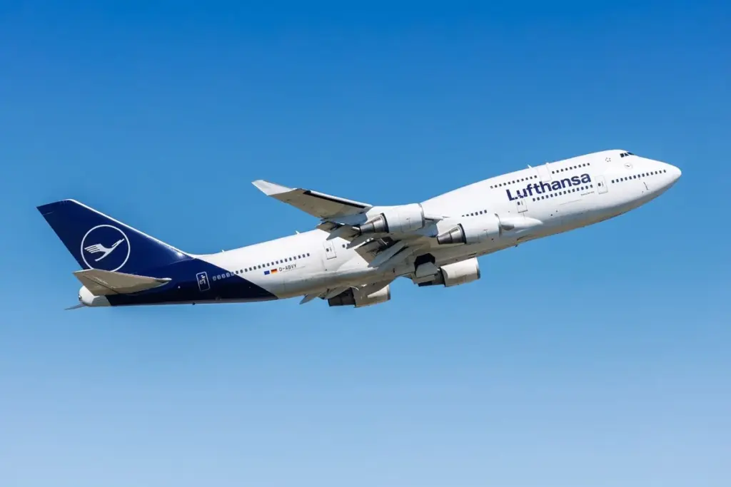 Lufthansa: Ve čtvrtek celodenní stávka pilotů a palubních průvodčích ochromí lety z Německa