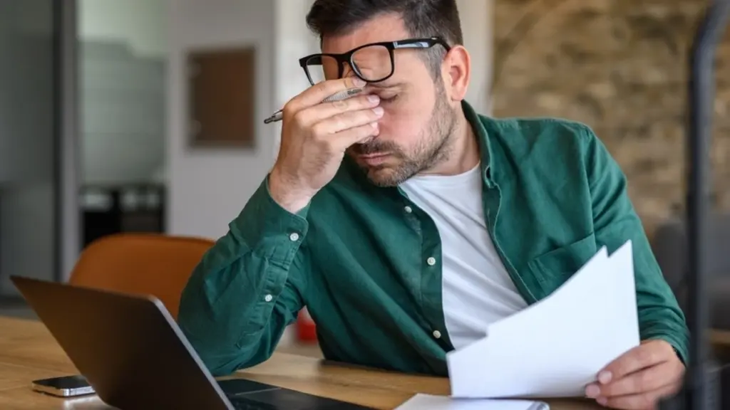 Osm znaků signalizujících, že muž prochází hlubokou krizí