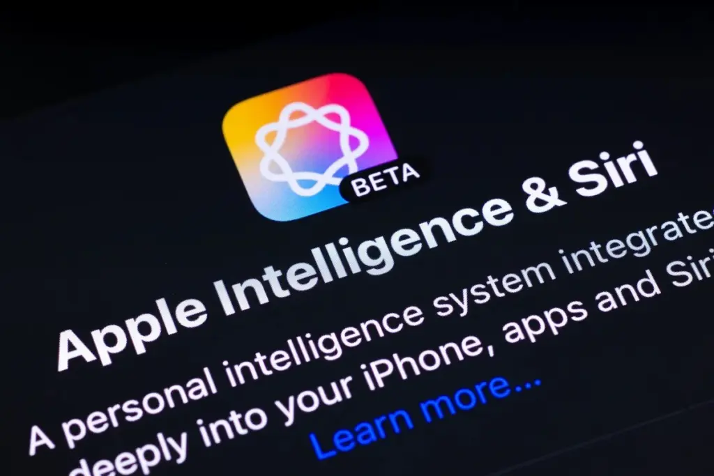 Proč Apple opět odkládá chytřejší Siri s AI (a co to znamená pro vás)