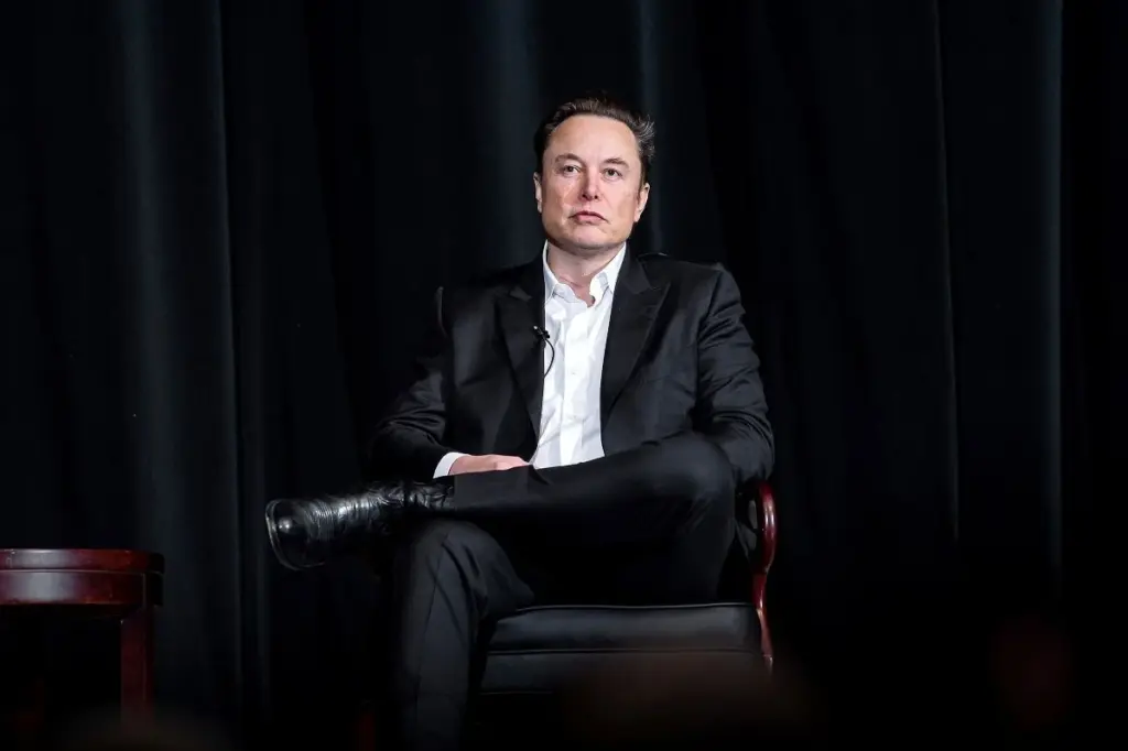 Proč Elon Musk chce přesunout datová centra AI do vesmíru