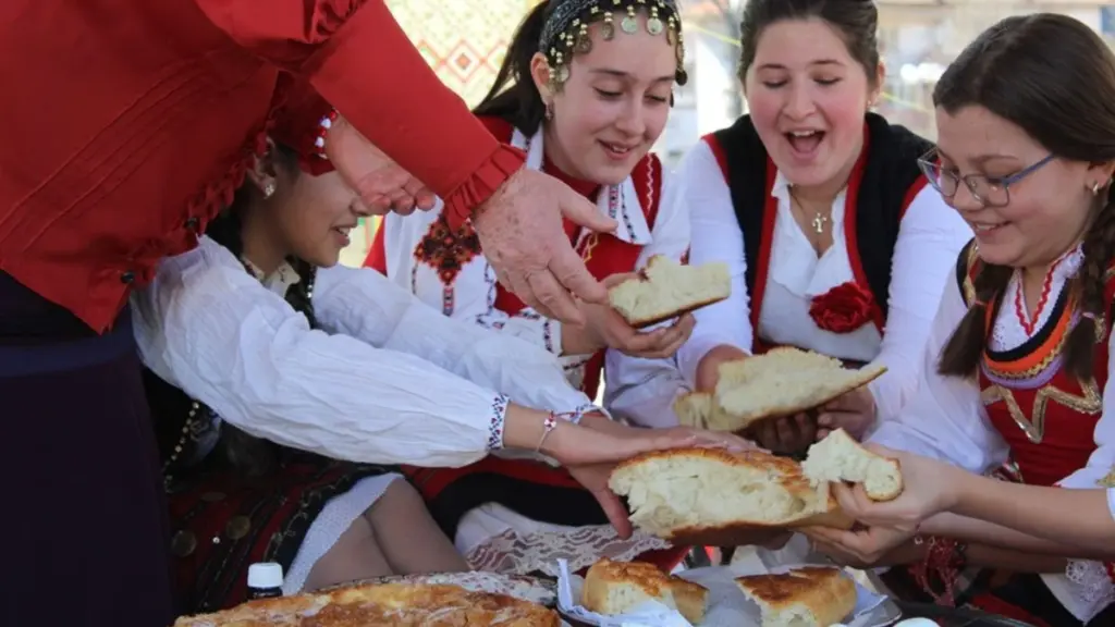 Proč letos na Sirné záhovezně (masopust) prostřete stůl jinak a co má společného s odpuštěním