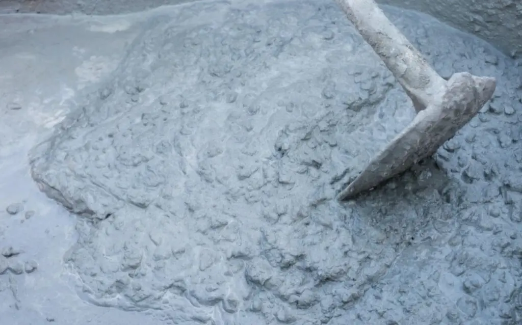 Proč se cement do vody lije vždy jako první: krok za krokem k pevnému základu