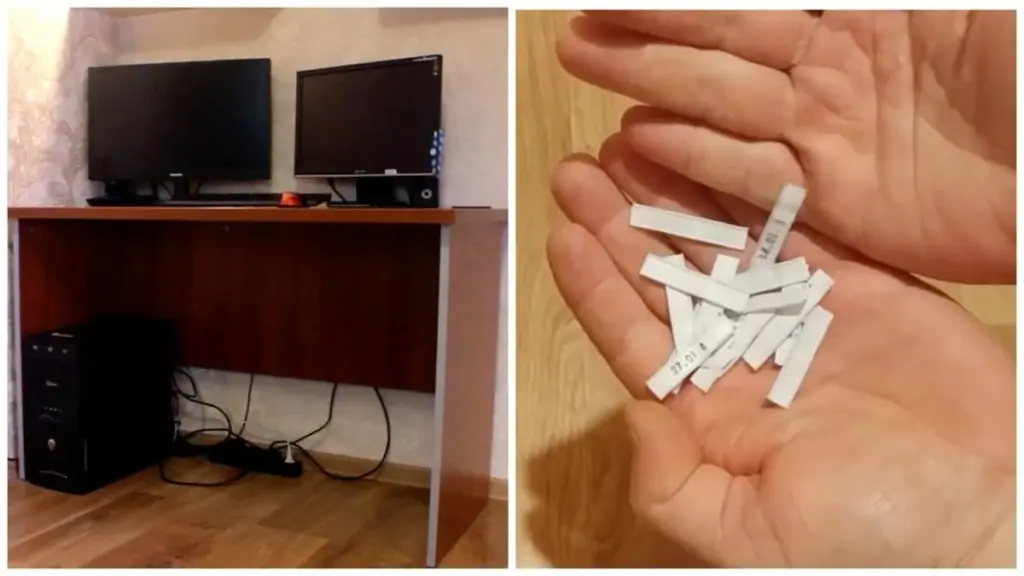 S sebou po stolem leží