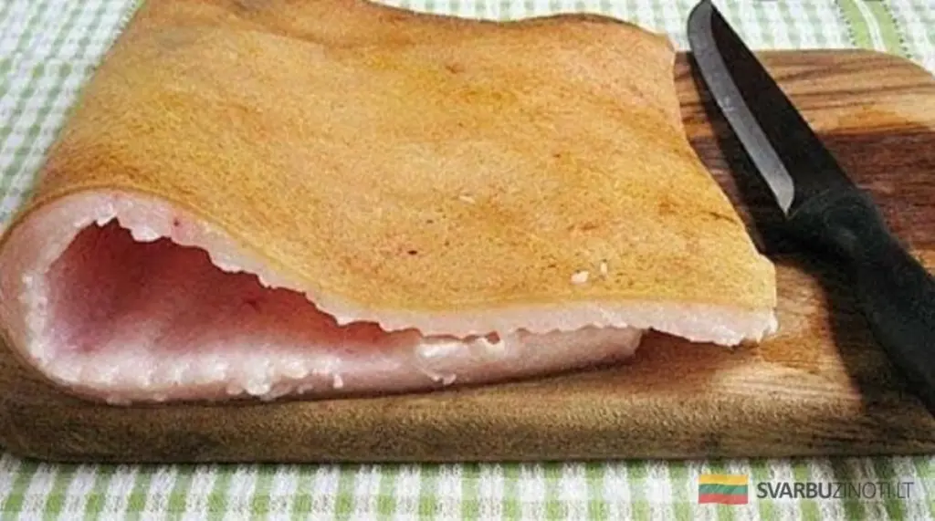 Zapomeňte na drahou šunku: Tenká slanina a obyčejné mleté maso dají neuvěřitelný výsledek!