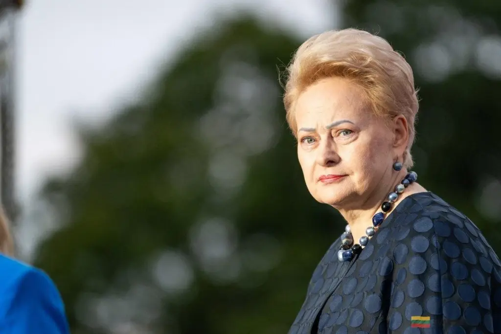 Dalia Grybauskaitė sdílela dojemnou fotku: Vlajka a 36 let svobody