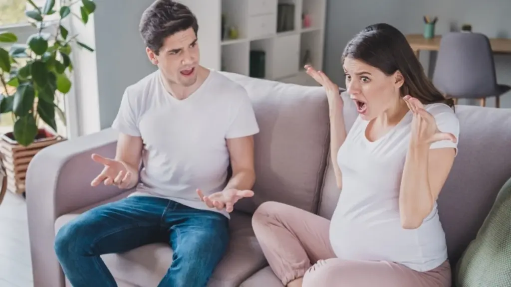 Muzi s těhotenskými příznaky? Objevte záhadný syndrom couvade