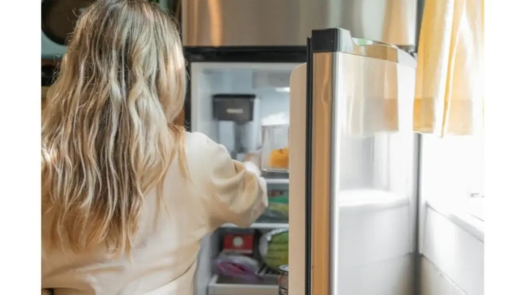 Nepřehlédnutelné triky švagrové: Jak boty a punčocháče skončily v mrazáku – a proč to dává smysl