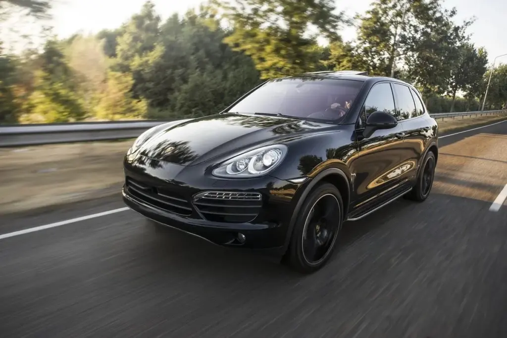 Porsche Cayenne S Electric: nový 400kW elektrický "drak" s 800V revolucí