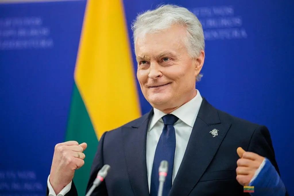 Prezidentova nečekaná nehoda: jak obyčejné klopýtnutí vedlo k vážnému zranění