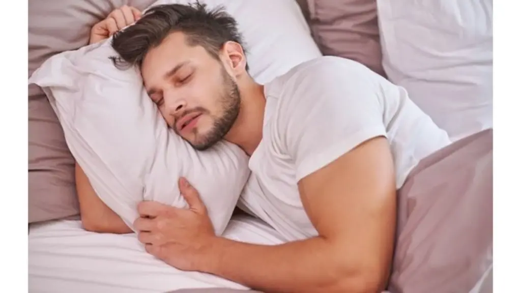 Probouzíte se ve 4 ráno a nemůžete znovu usnout? Expert na spánek odhalil 3 otázky, které změní vše