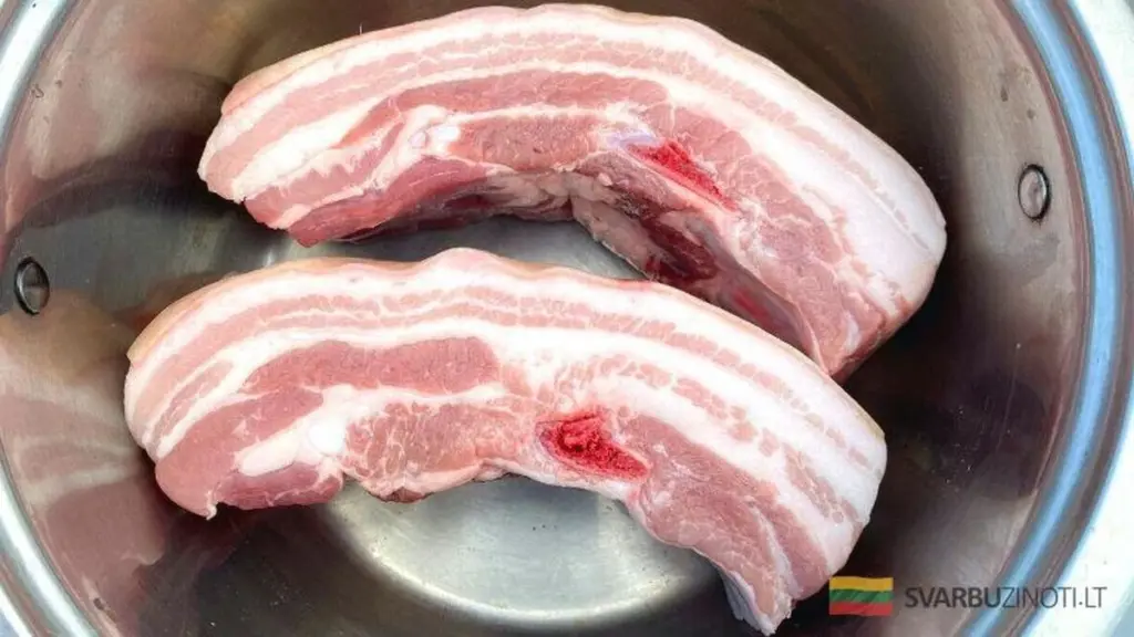 Recept na domácí bůček, který dobyl srdce: Snadno a rychle
